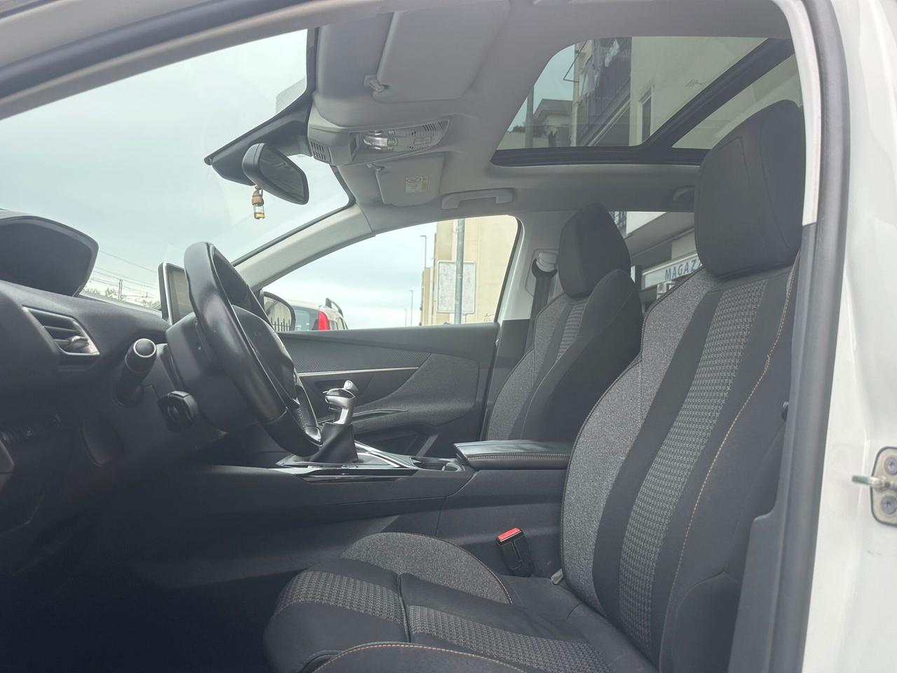 Peugeot 3008 BlueHDi 120 S&S Business