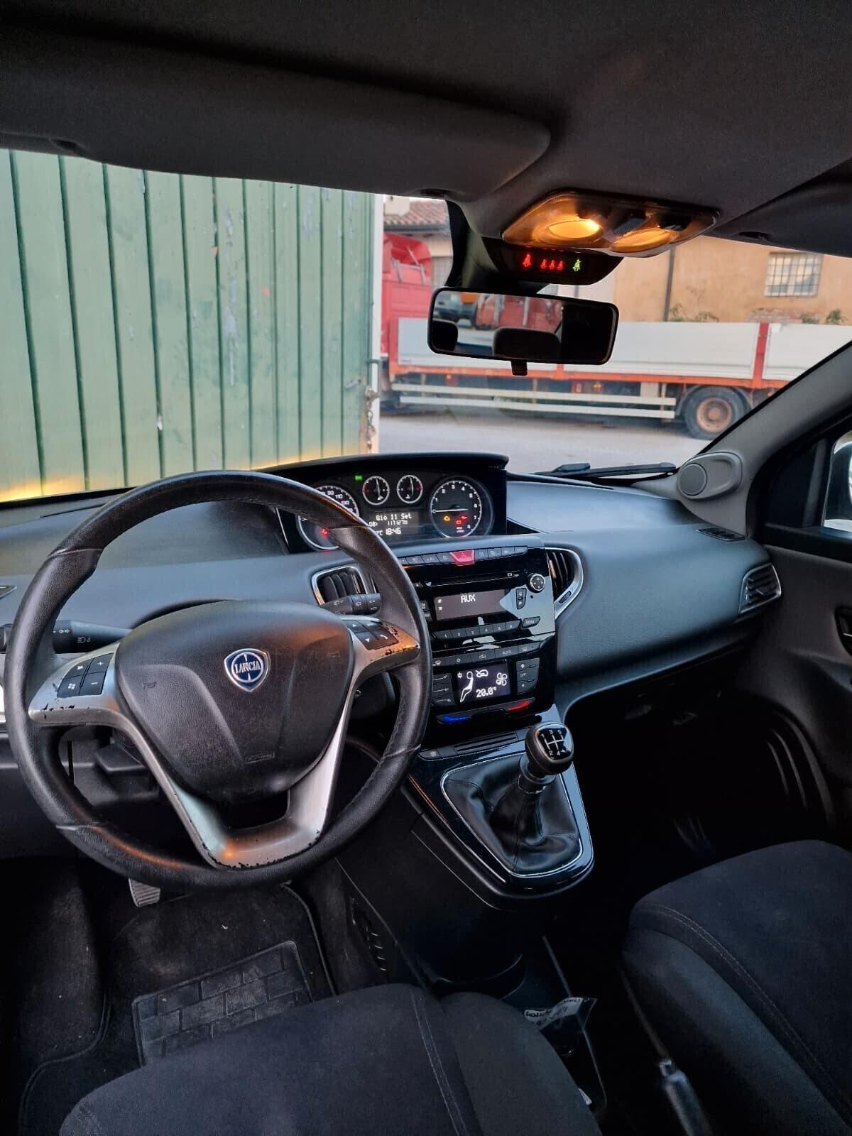 Lancia Ypsilon 1.2 benz 69 CV