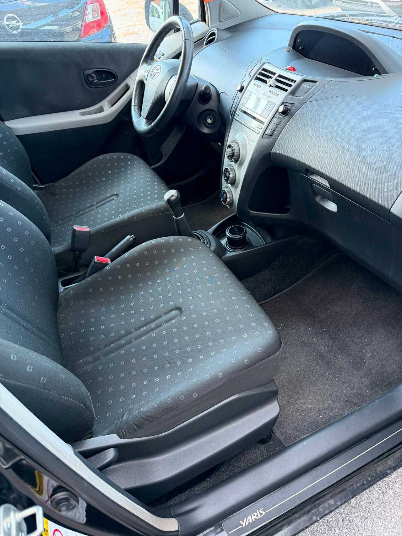 Toyota Yaris 1.0 5 porte Now