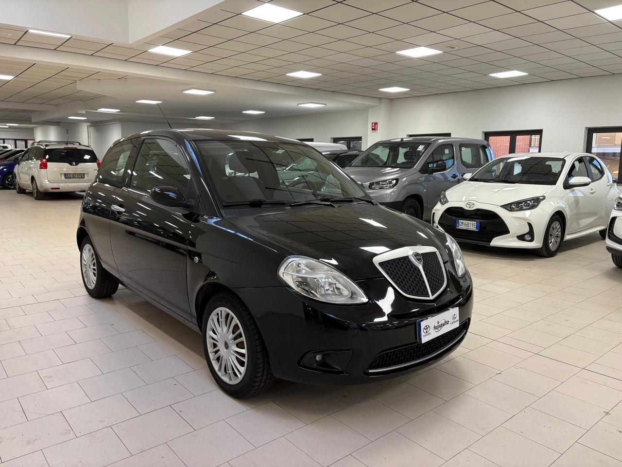 Lancia Ypsilon 1.2 8v Argento