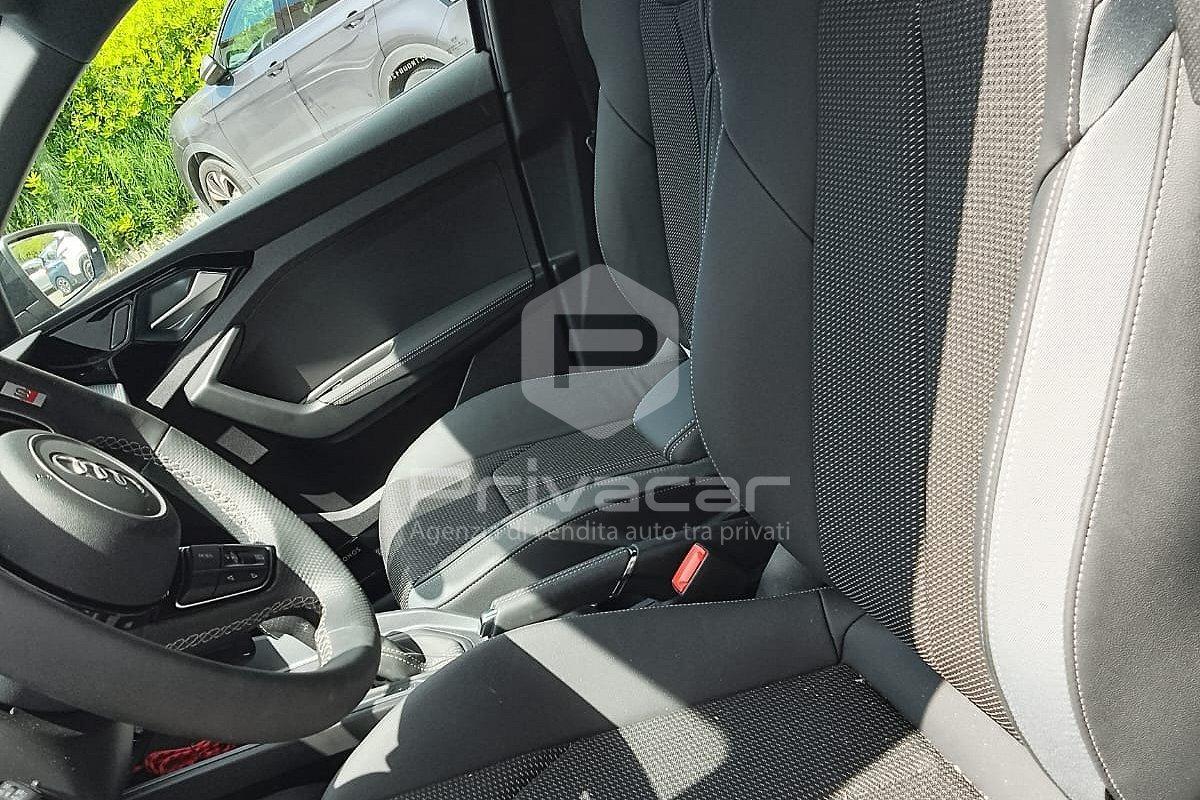 AUDI A1 SPB 40 TFSI S tronic Identity Black