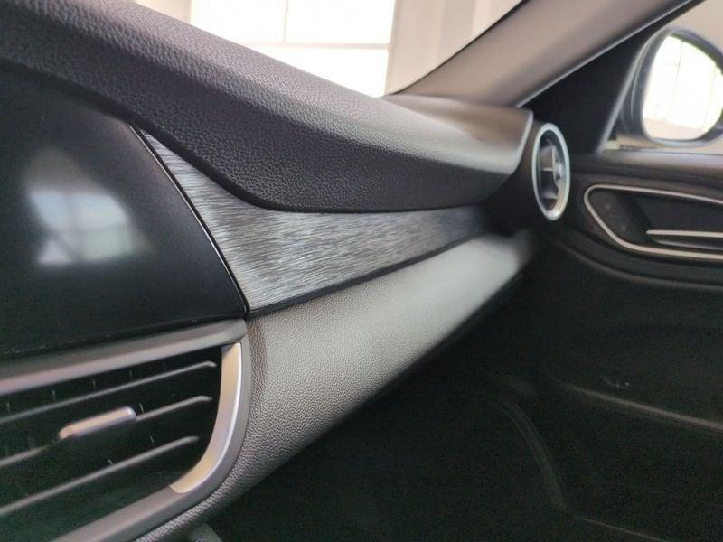Alfa Romeo Giulia 2.2 Turbo AT8 160CV Business