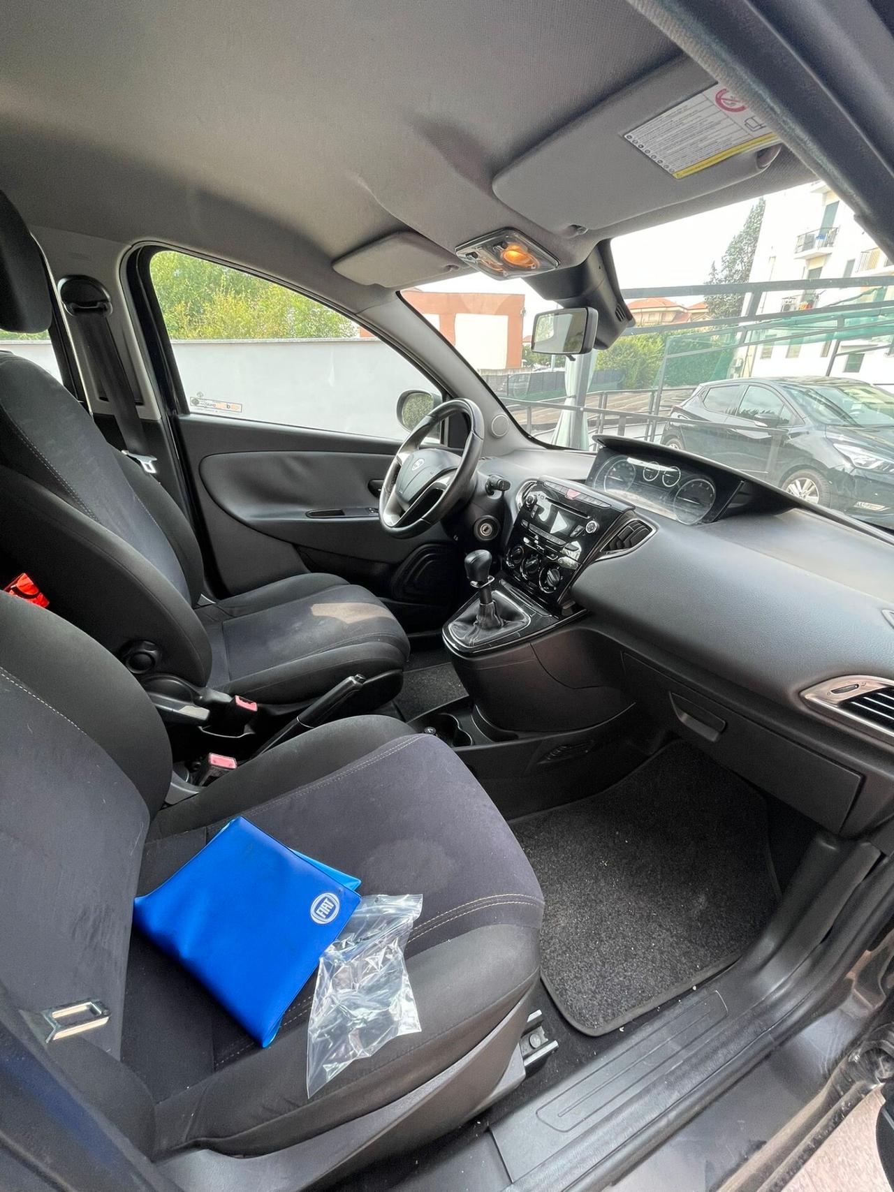 Lancia Ypsilon