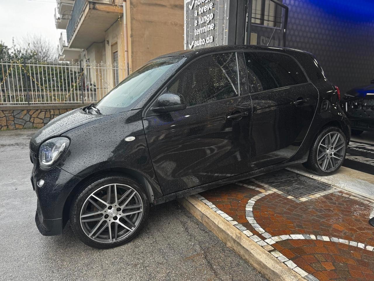 Smart ForFour 70 1.0 twinamic Allestimento Brabus