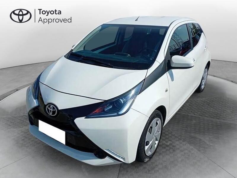 Toyota Aygo 1.0 x-play 5p m-mt my15