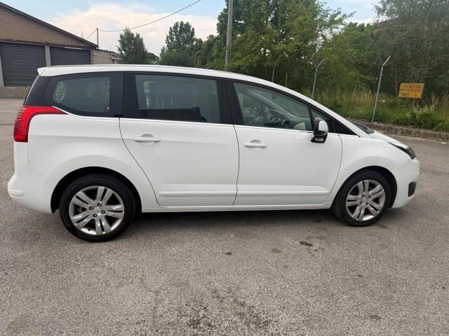 PEUGEOT 5008 1.6 HDi 115CV Allure senza nessun lavoro da fare
