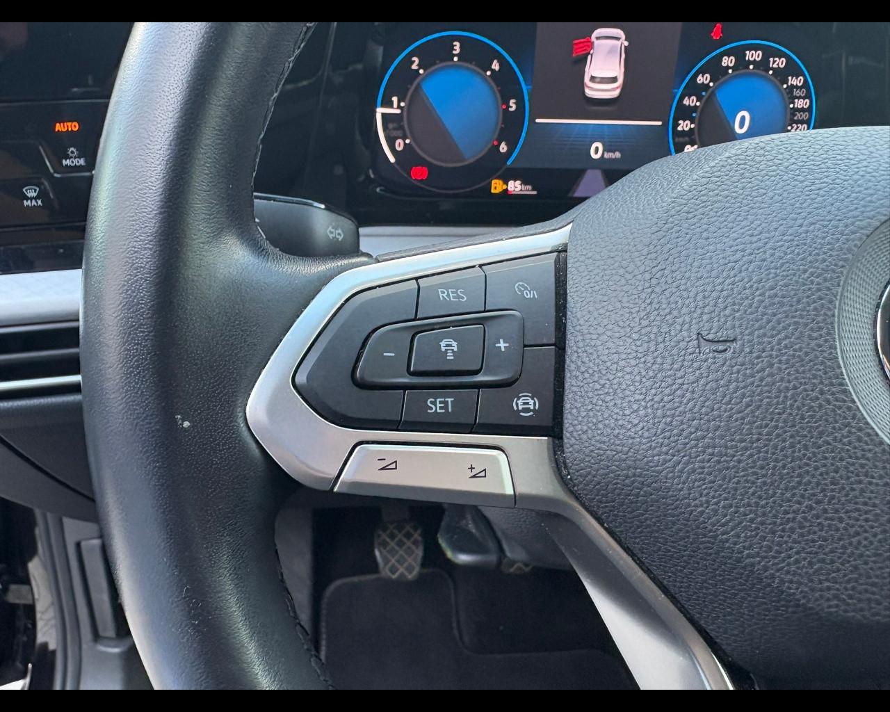 VOLKSWAGEN Golf 8ª serie - Golf 2.0 TDI 115 CV SCR Life