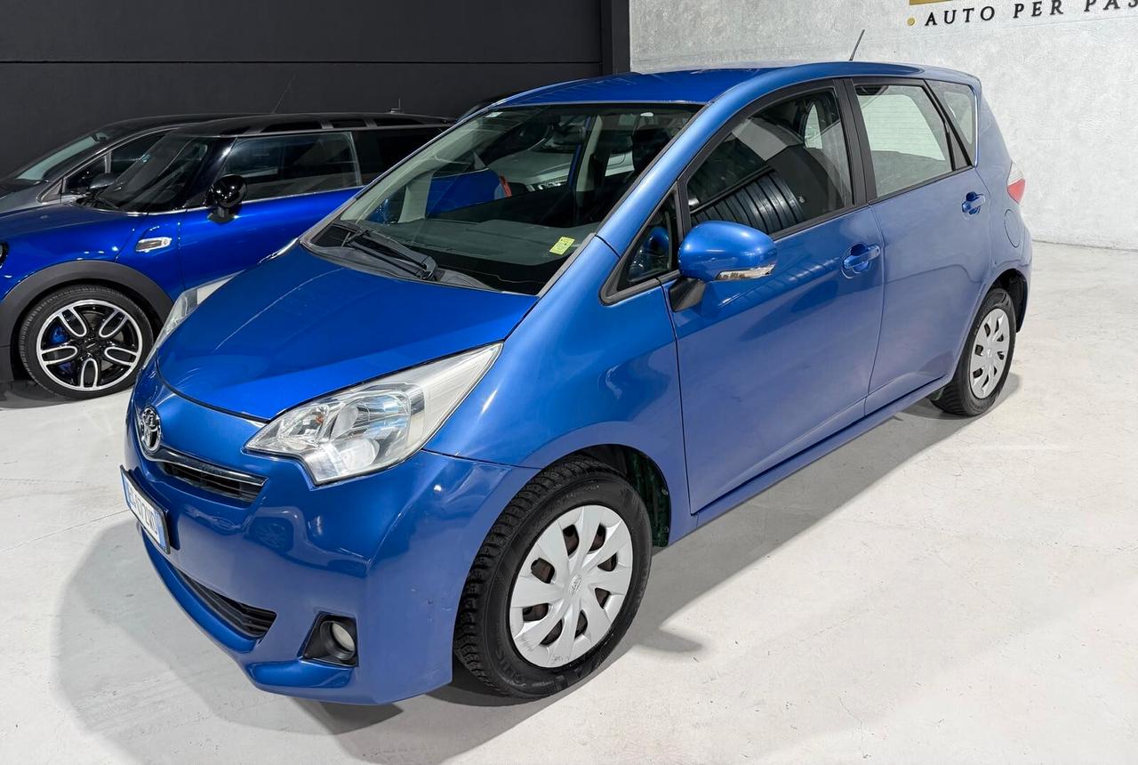 Toyota Verso Benzina Neopatentati Retrocamera