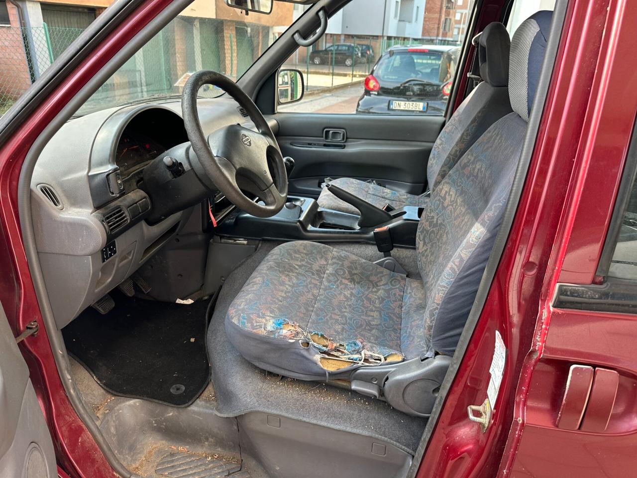 Nissan Serena 1.6 ELX 8 POSTI