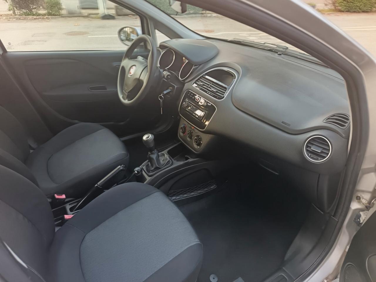 Fiat Punto 1.3 MJT II 75 CV 2015 ok neo patente