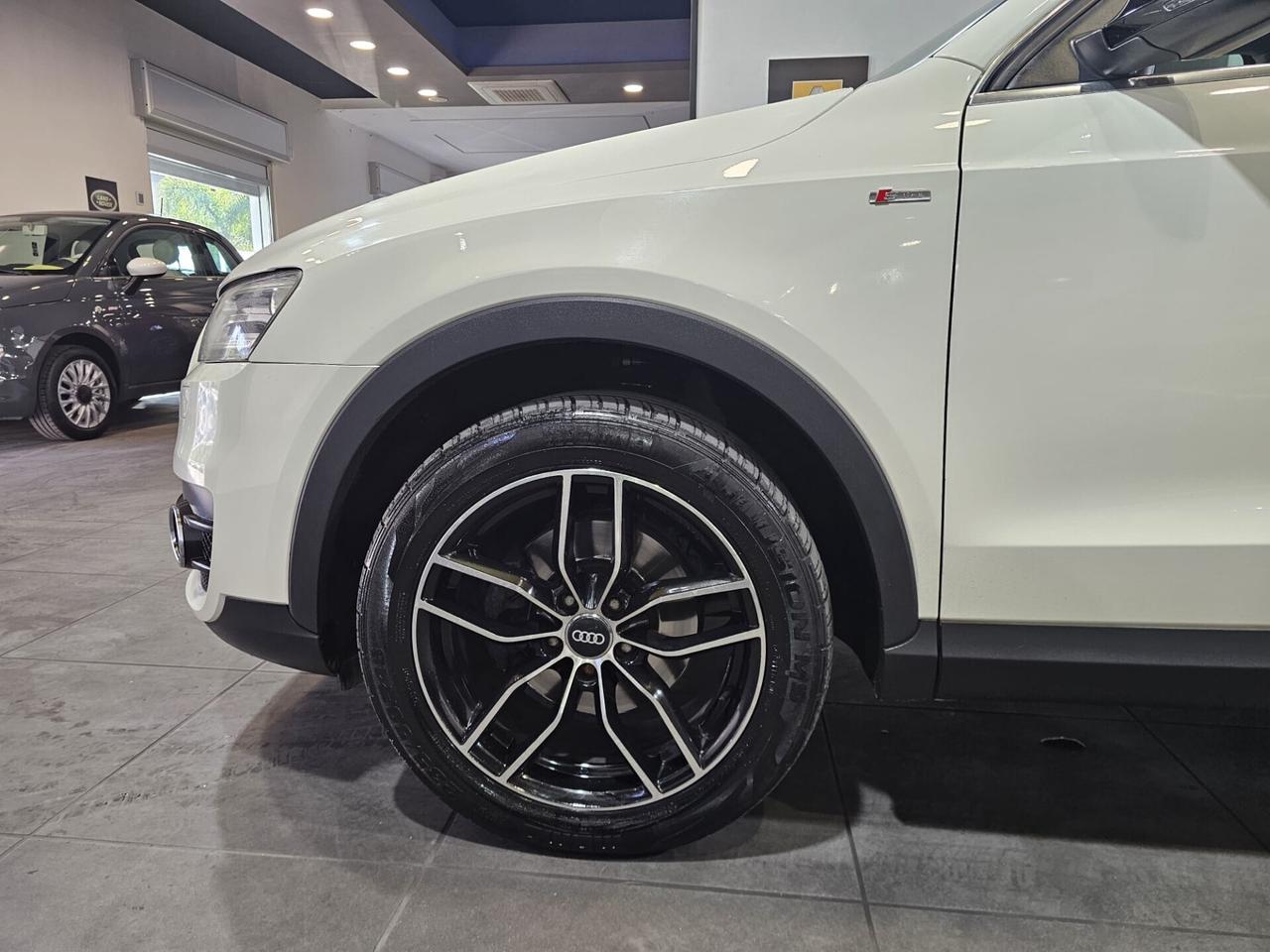 Audi Q3 2.0 TDI 140cv S line