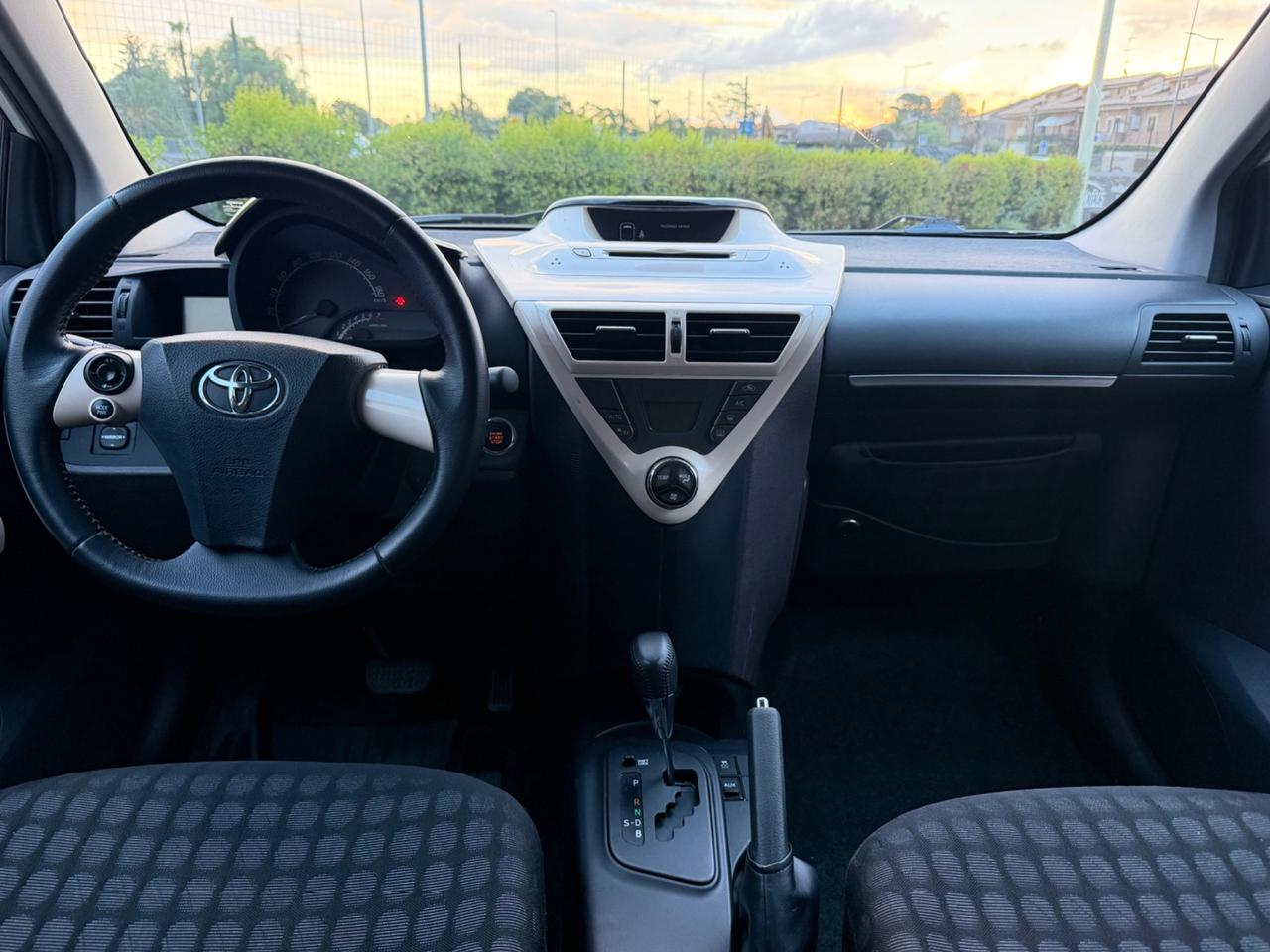 Toyota iQ 1.0 CVT Sol
