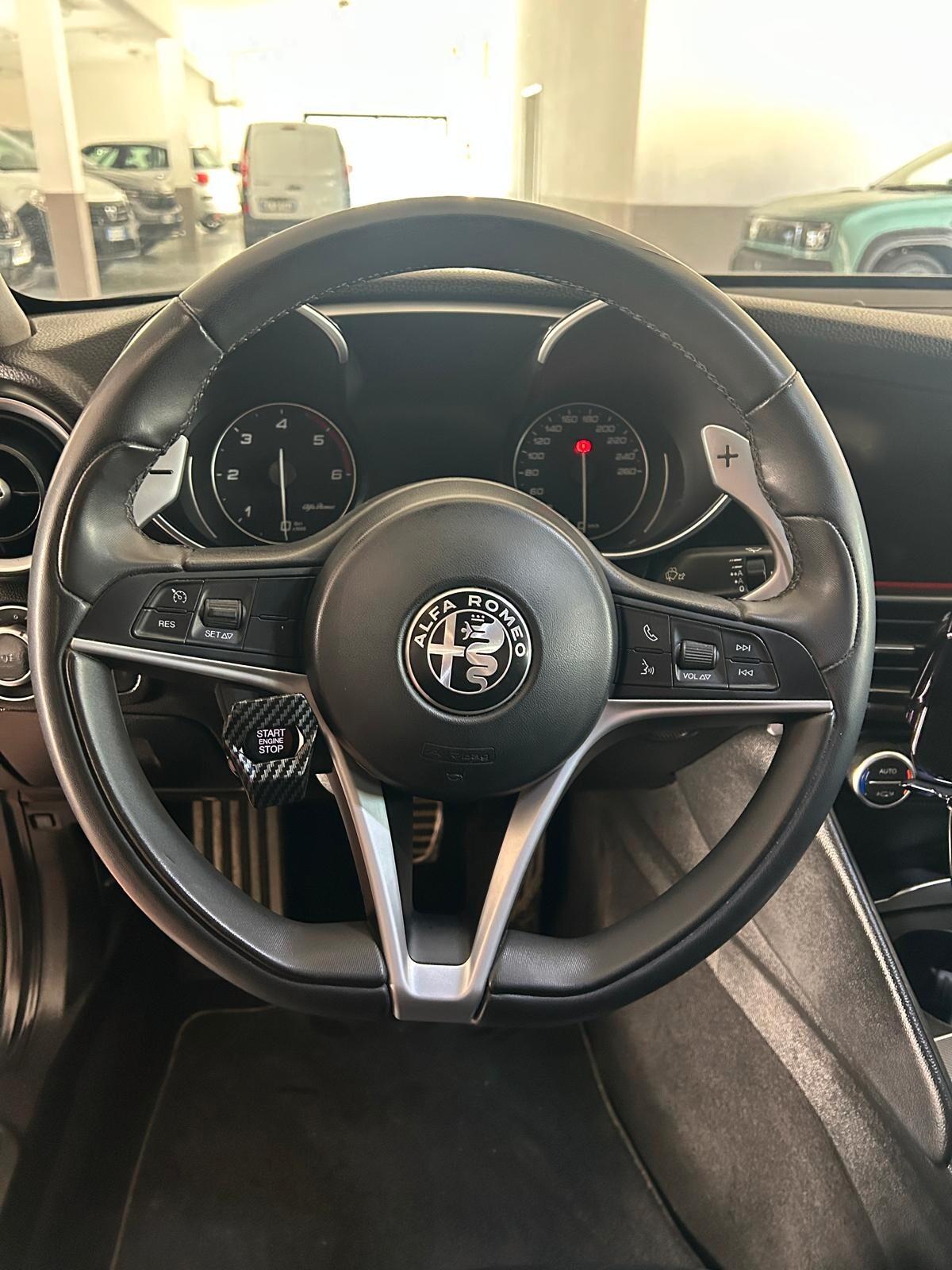 Alfa Romeo Giulia 2.2 Turbodiesel 210 CV AT8 AWD Q4 Veloce