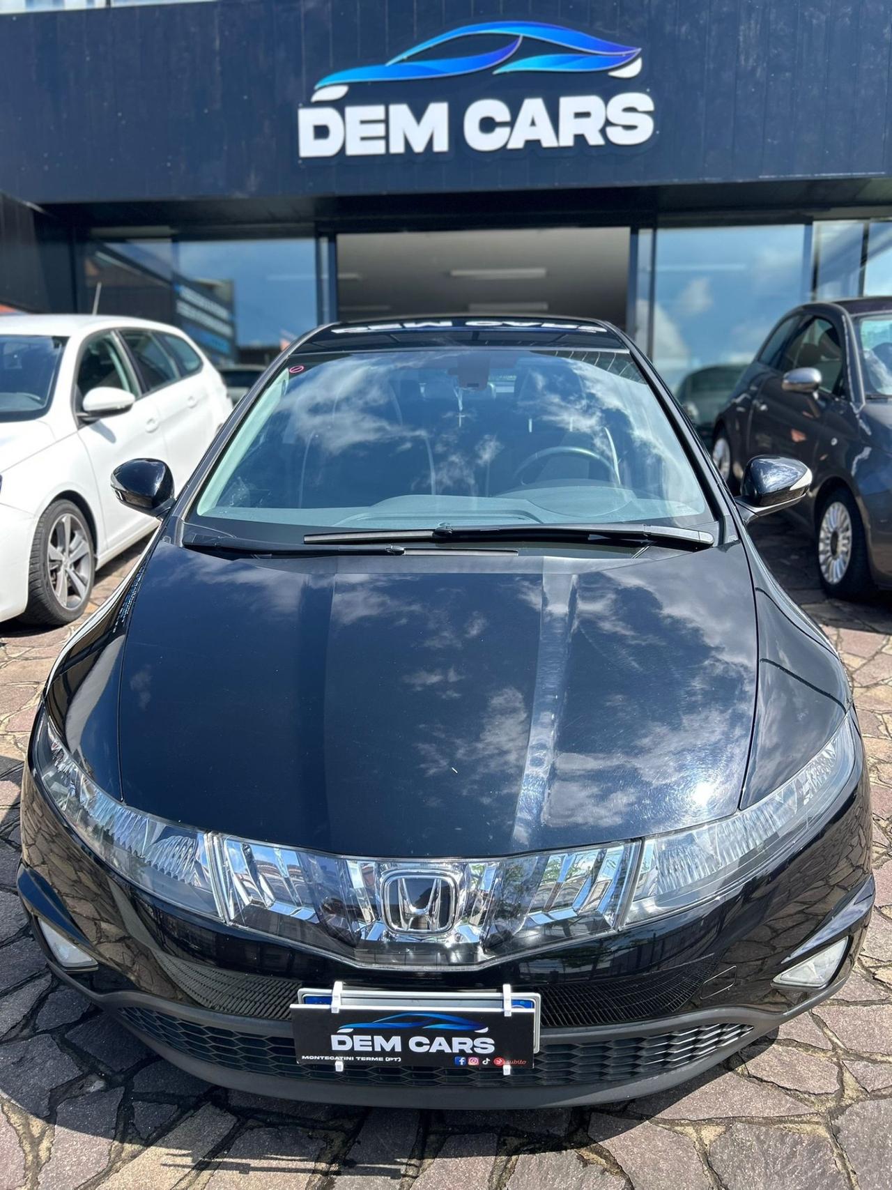 Honda Civic 1.8 i-VTEC 5p. Exec. LH i-P i-Sh