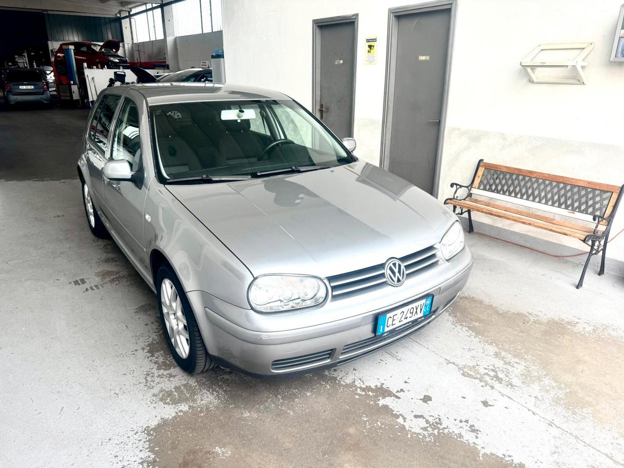 Volkswagen Golf 1.6 16V cat 5p. Highline