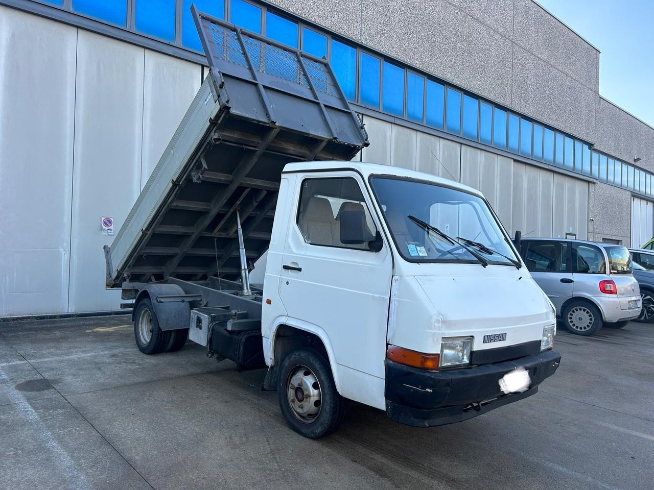 Nissan Trade 3.0d RIBALTABILE