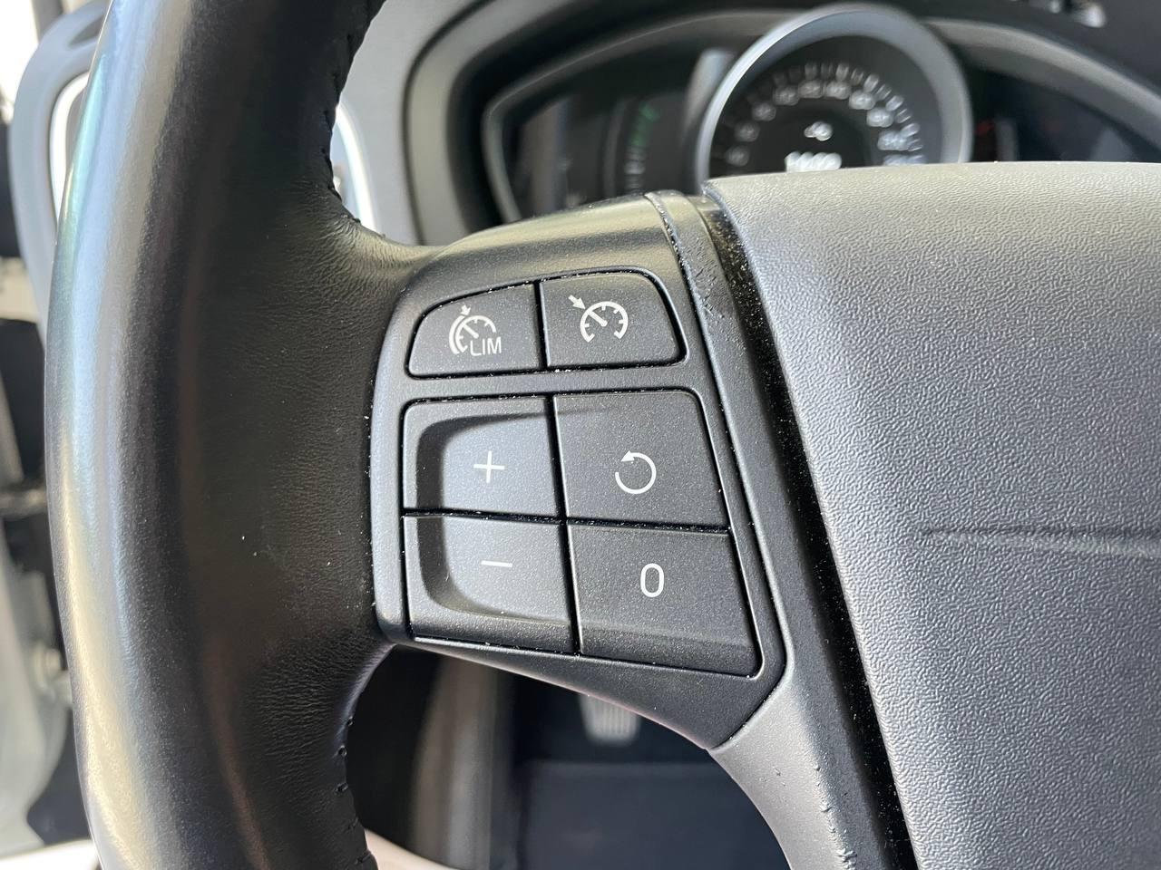 Volvo V40 Cross Country - Gancio Traino
