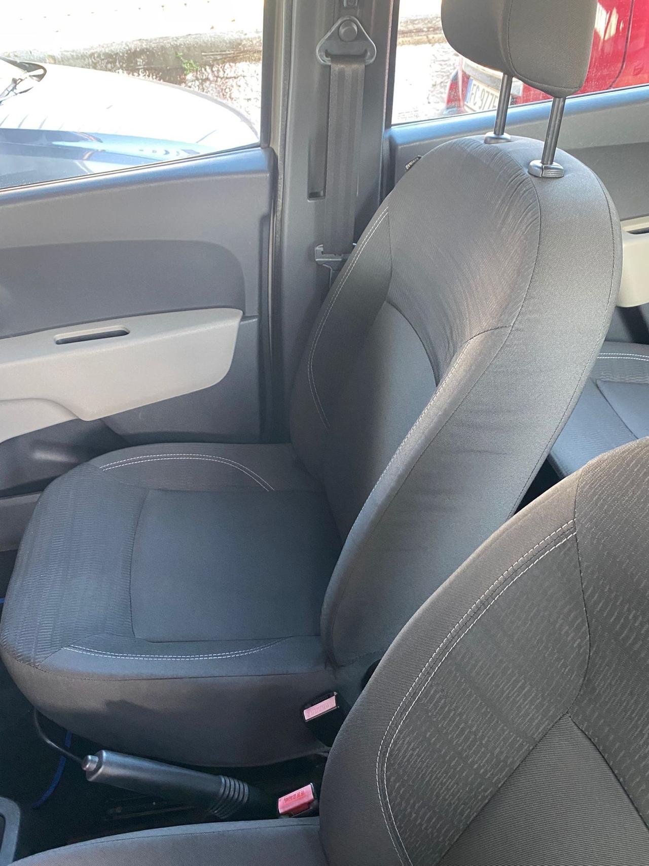 Dacia Lodgy 1.5 dCi lFine 2015 Full Navi TAGLIANDATA