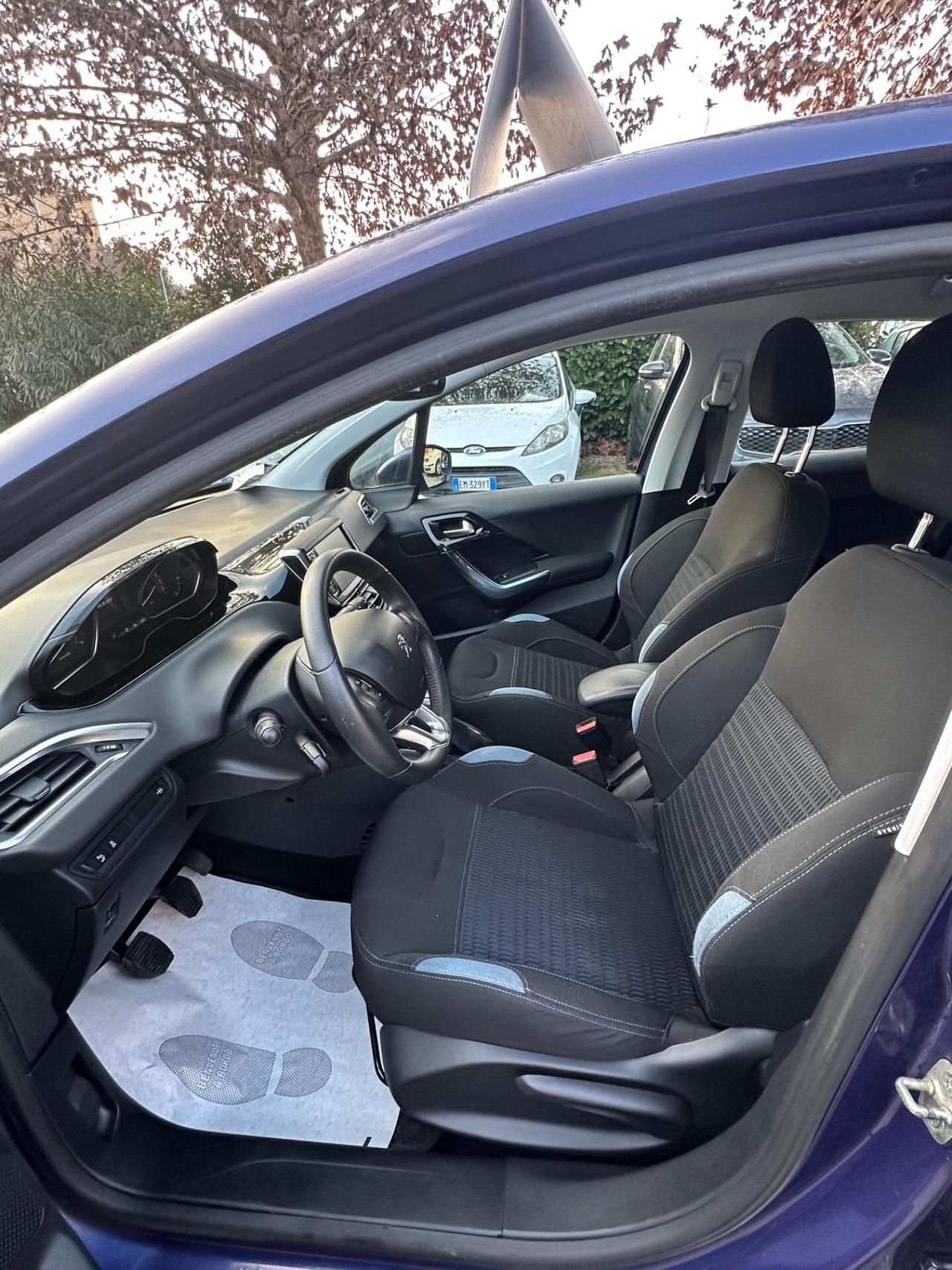 Peugeot 208 1.2 VTi 82 CV 5 porte Allure