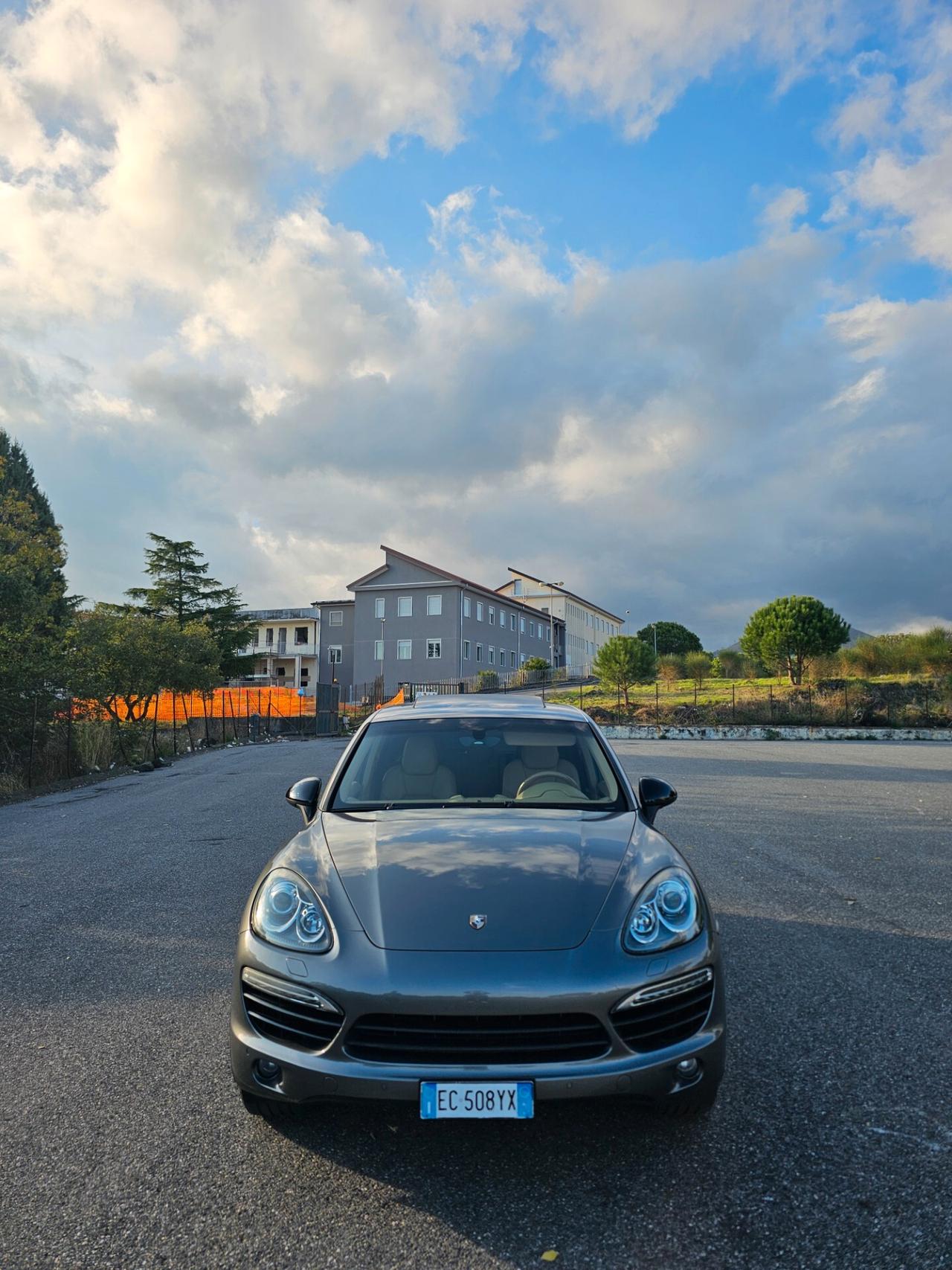 Porsche Cayenne 3.0 diesel V6 240cv