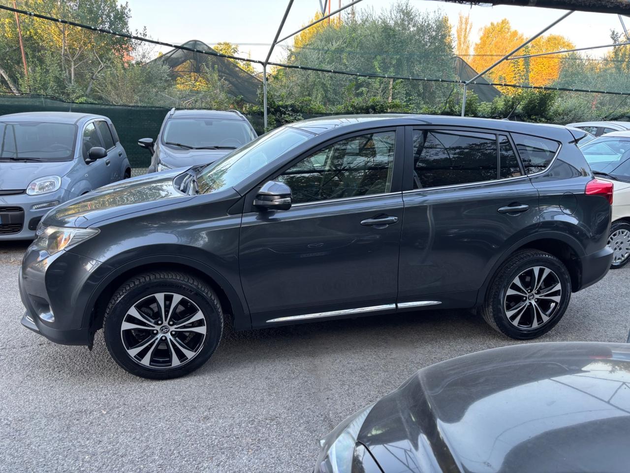 Toyota RAV 4 - 2.0 D-4D Style White Ed.