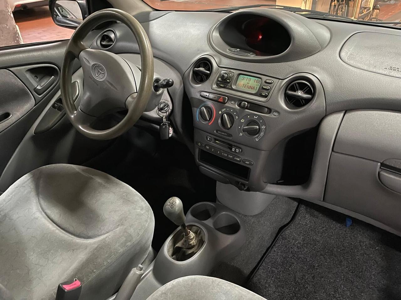 Toyota Yaris 1.0i 16V cat 5 porte