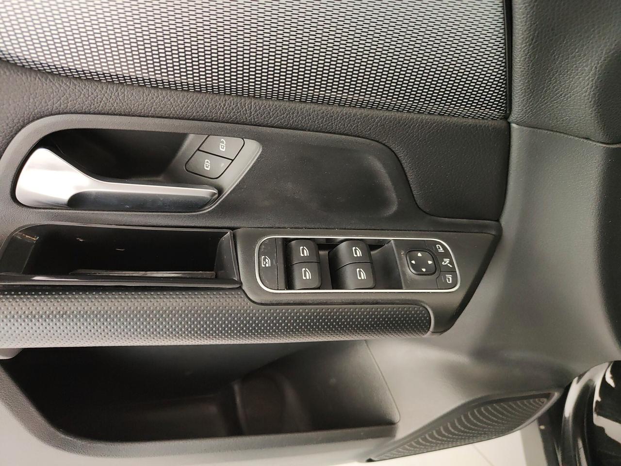 Mercedes-benz GLB 200 d Automatic Business