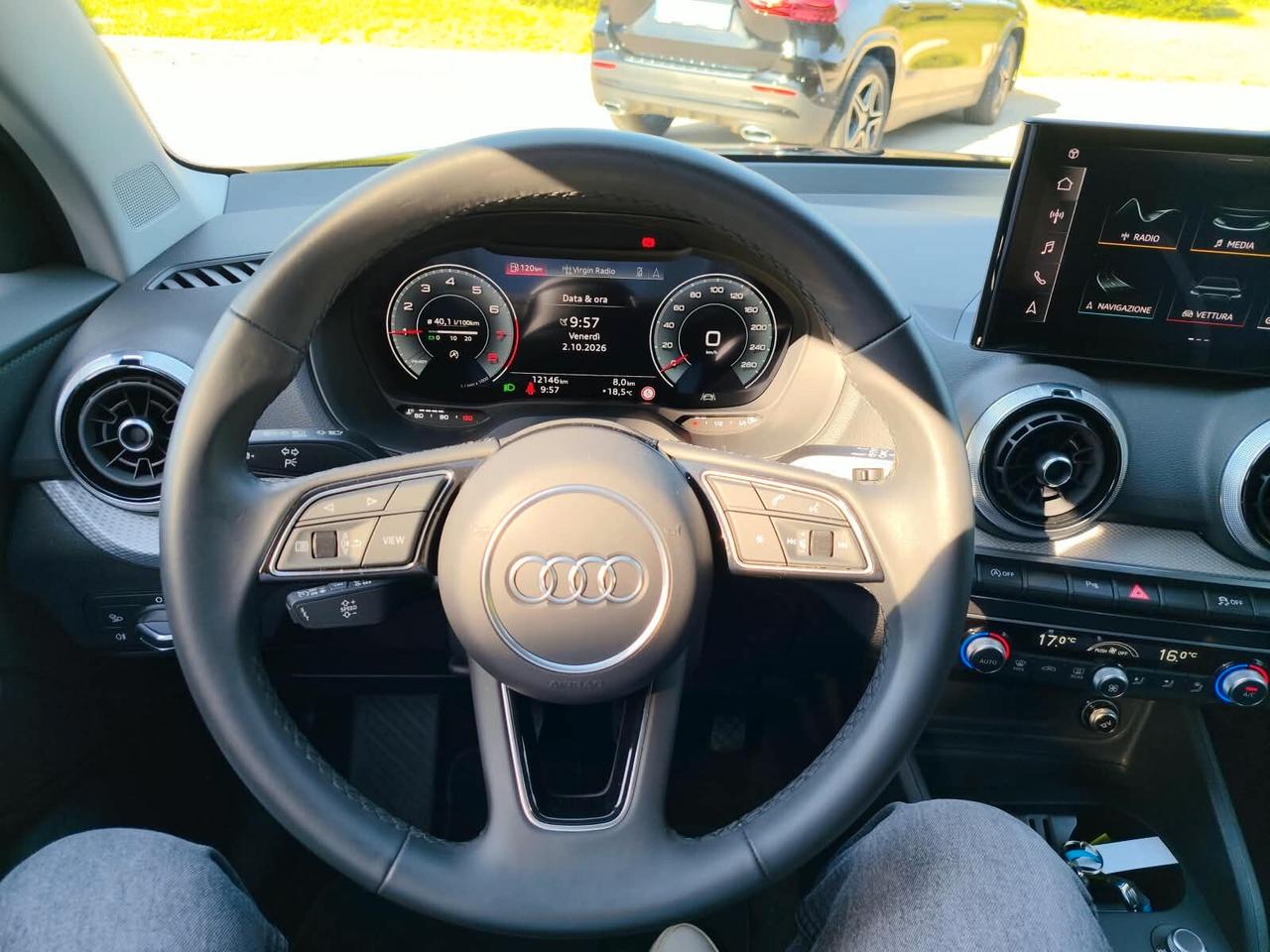 Audi Q2 30 TFSI Business Advanced