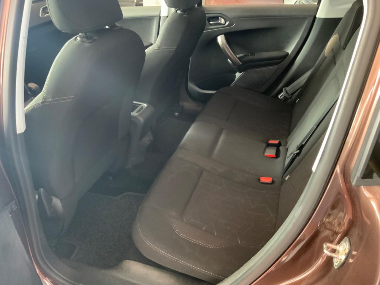 Peugeot 2008 1.6 e-HDi 92 CV Stop&Start Allure