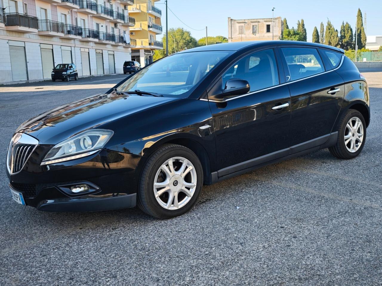 Lancia Delta 1.6 MJT DPF Oro 120cv in perfette condizioni