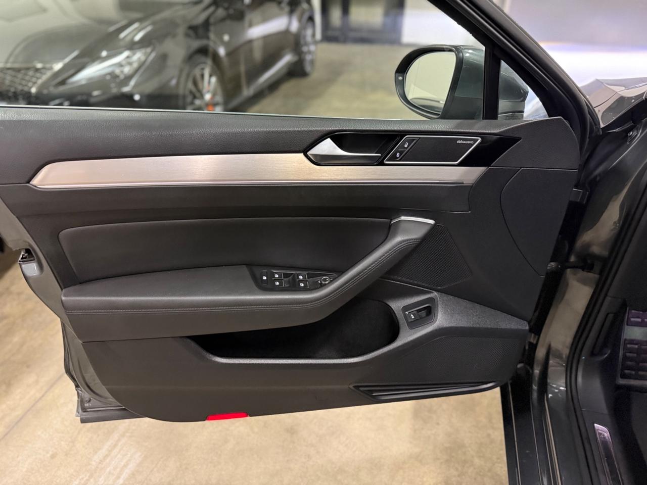 Volkswagen Passat 2.0 BiTDI 4MOTION DSG Highline BlueMotion Technology