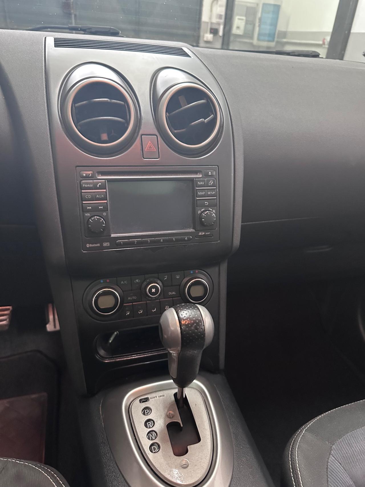 Nissan Qashqai Qashqai+2 2.0 dCi DPF Tekna 2011