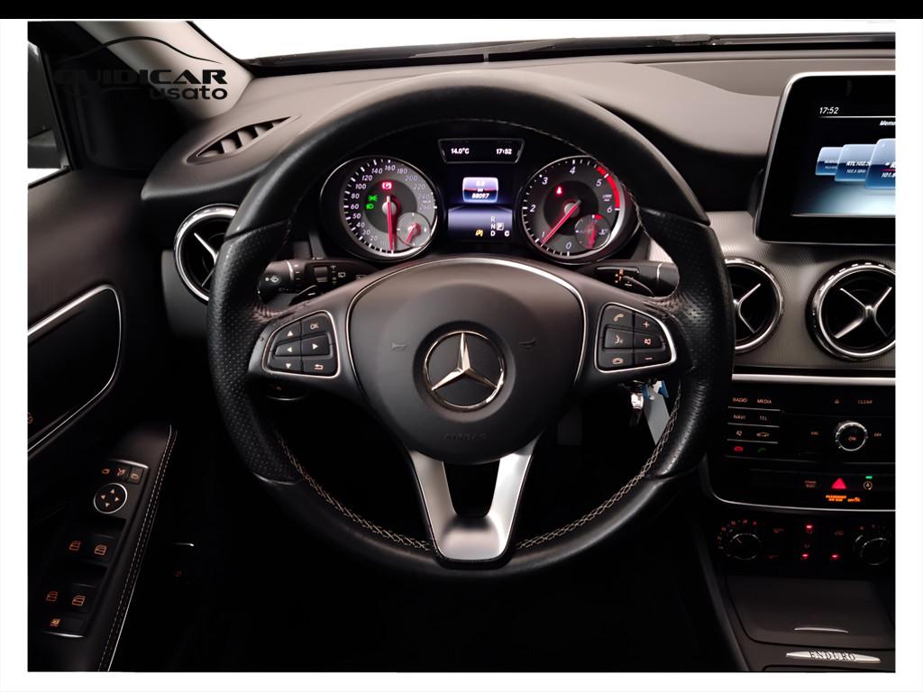 Mercedes-Benz GLA-X156 2014 - GLA 180 d (cdi) Enduro auto