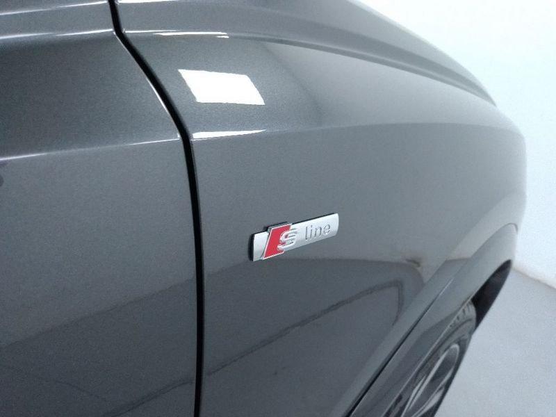 Audi Q3 Sportback 40 2.0 tdi Identity Black quattro 193cv s-tronic
