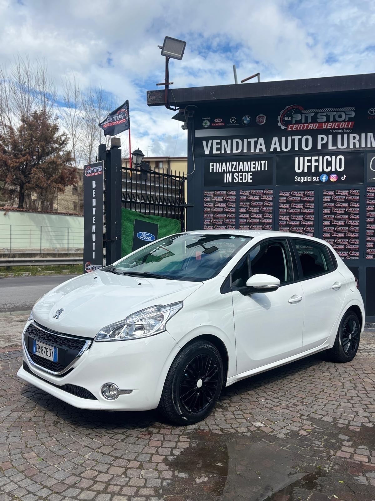 Peugeot 208 1.4 HDi 68 CV 5 porte Allure