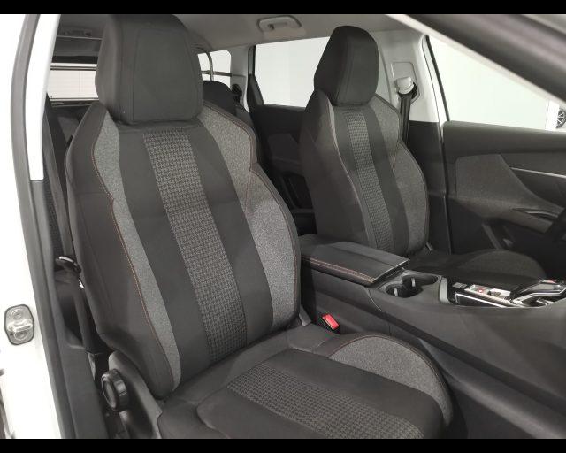 PEUGEOT 5008 BlueHDi 120 S&S EAT6 Business