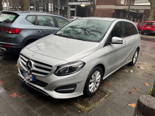 MERCEDES-BENZ B 200 d Business