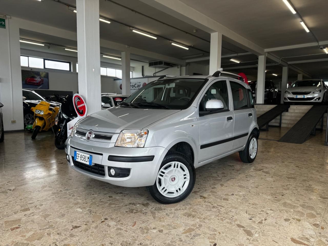 Fiat Panda 1.2 Climbing Metano 01/2011 Neopatentati