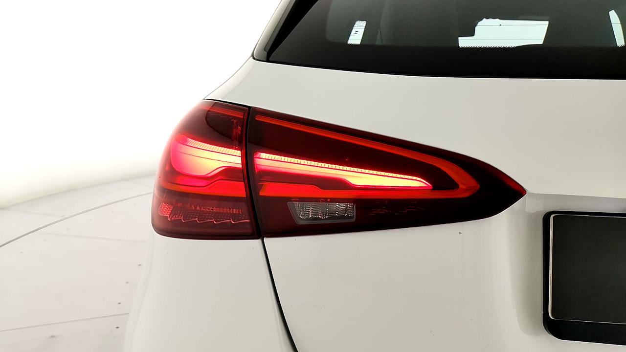 Mercedes-Benz Classe A - W177 2023 - A 180 d AMG Line Premium auto