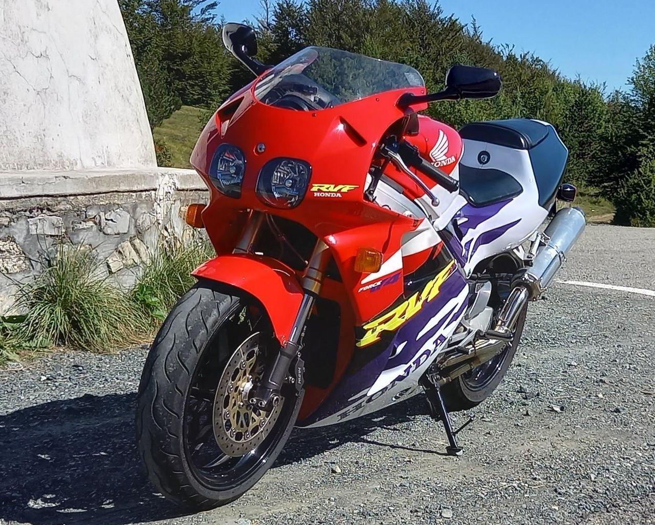 Honda RVF 400