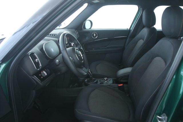 MINI Countryman 2.0 Cooper D Essential Countryman Black Exterior