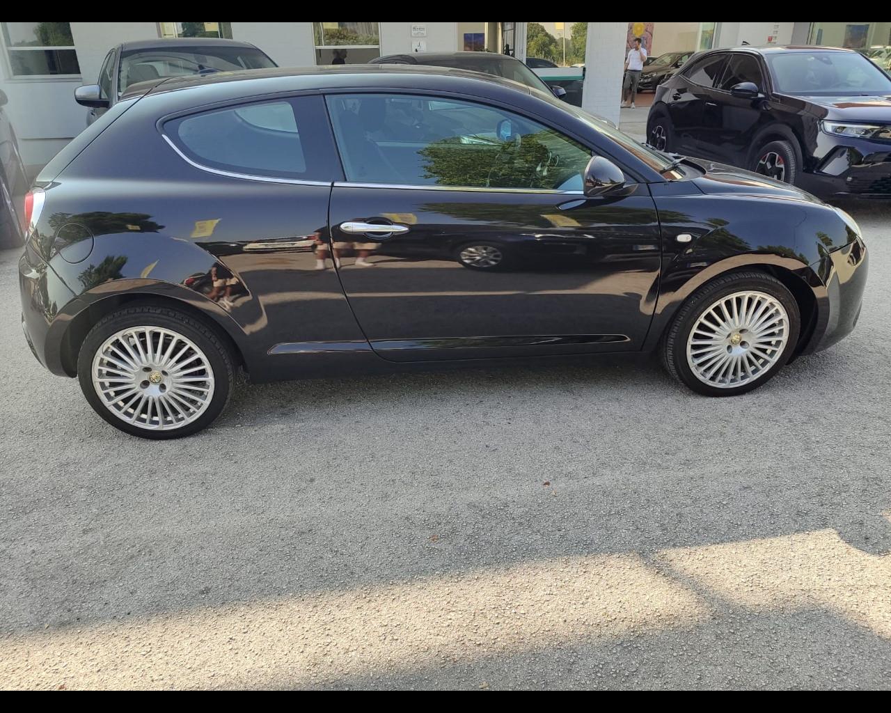 ALFA ROMEO MiTo - MiTo 1.6 JTDm 16V Distinctive