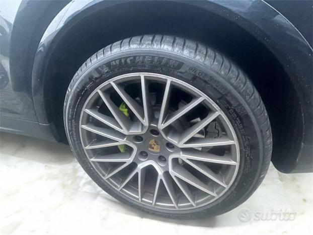 PORSCHE Cayenne 3.0 V6 E-Hybrid