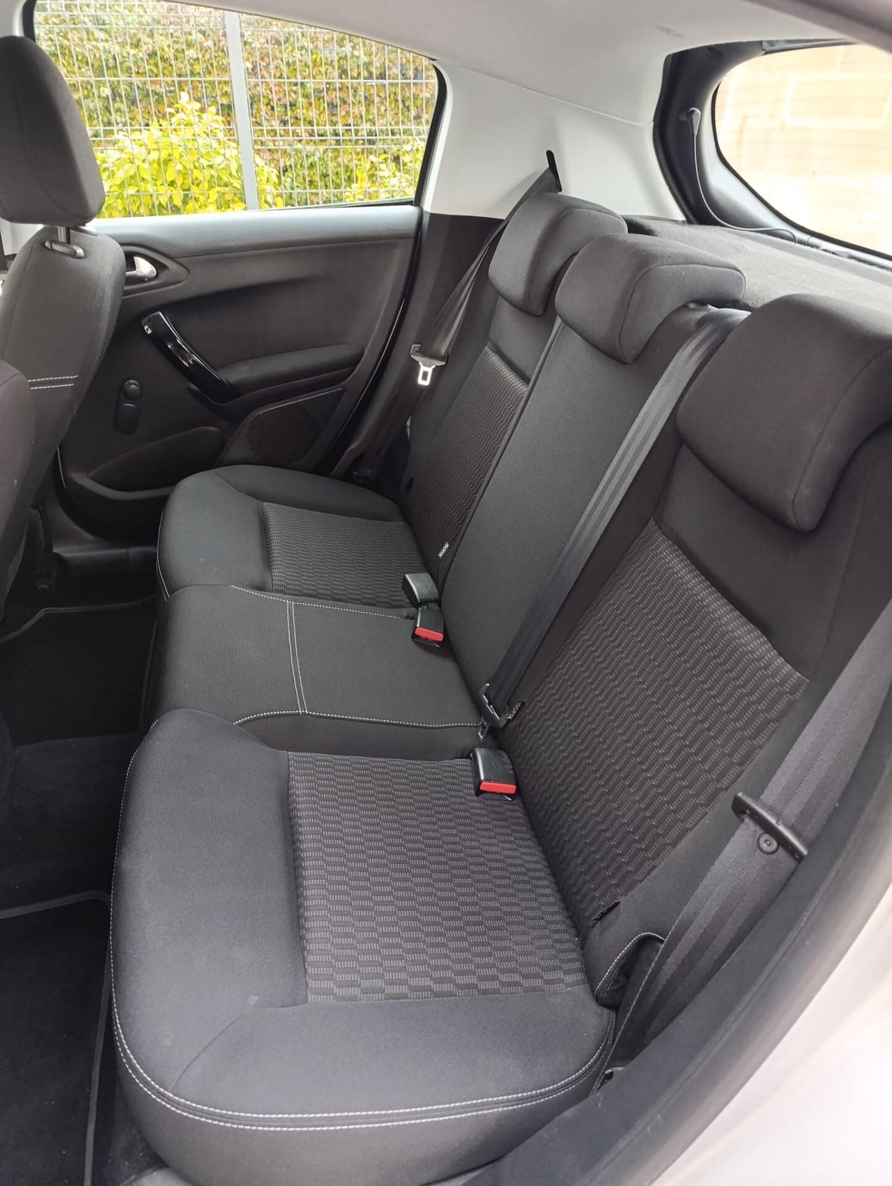 Peugeot 208 5p 1.2 puretech Active 82cv FOTO IN AGGIORNAMENTO