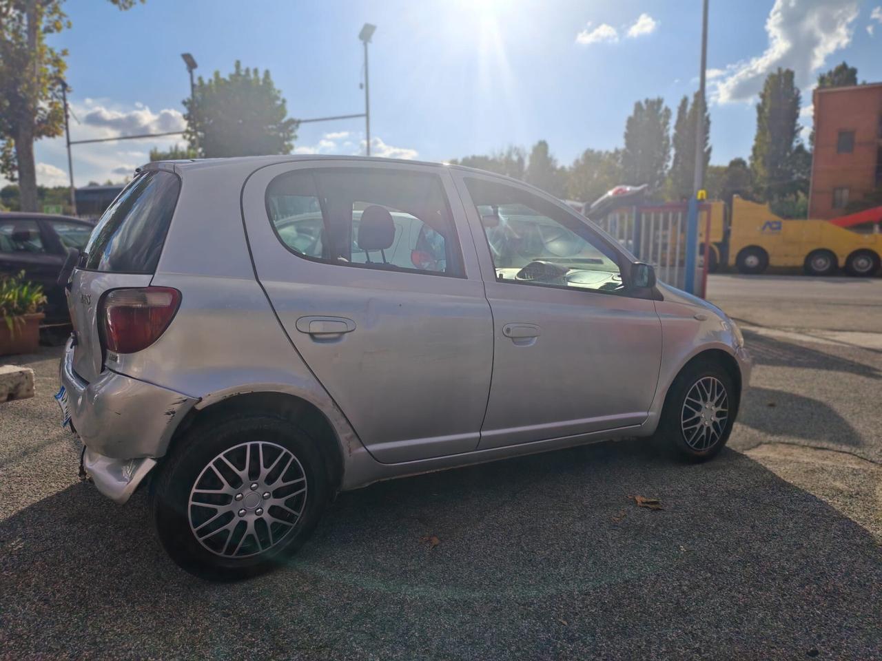 Toyota Yaris 1.0i 16V cat 3 porte '03