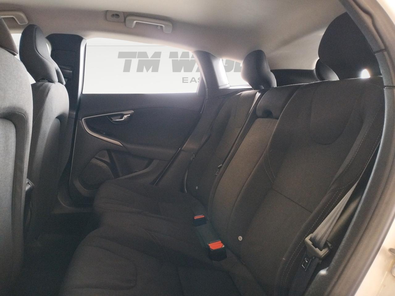 Volvo V40 1.6 d2 automatico - NEOPATENTATI