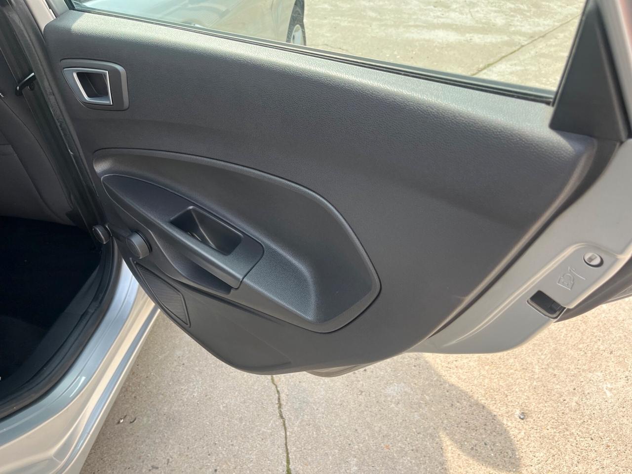 Ford Fiesta 1.5 TDCi 75CV 5 porte Titanium