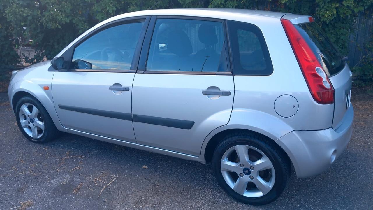 Ford Fiesta 1.4 TDCi 5p. Titanium