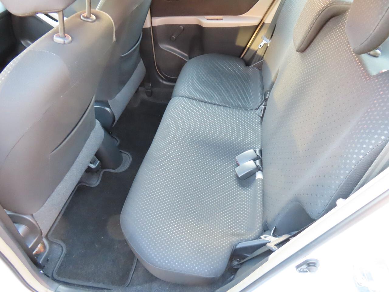 Toyota Yaris 1.3 5 porte Sol 4 CILINDRI 2011
