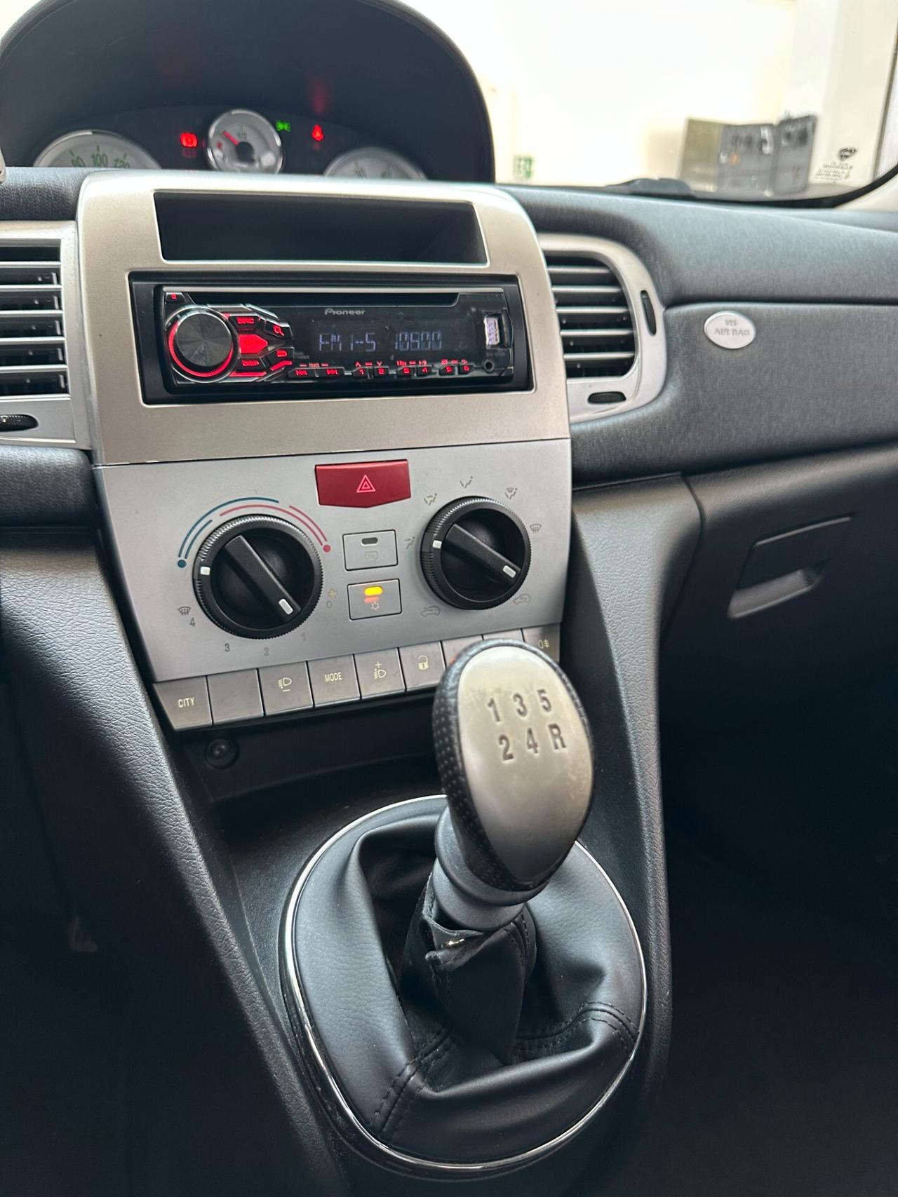 Lancia Ypsilon 1.2 Benz (Euro 5A), neopa, uni propriet, impeccabile